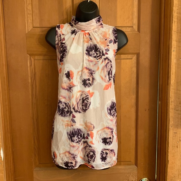 Jennifer Lopez Tops - Jennifer Lopez Top